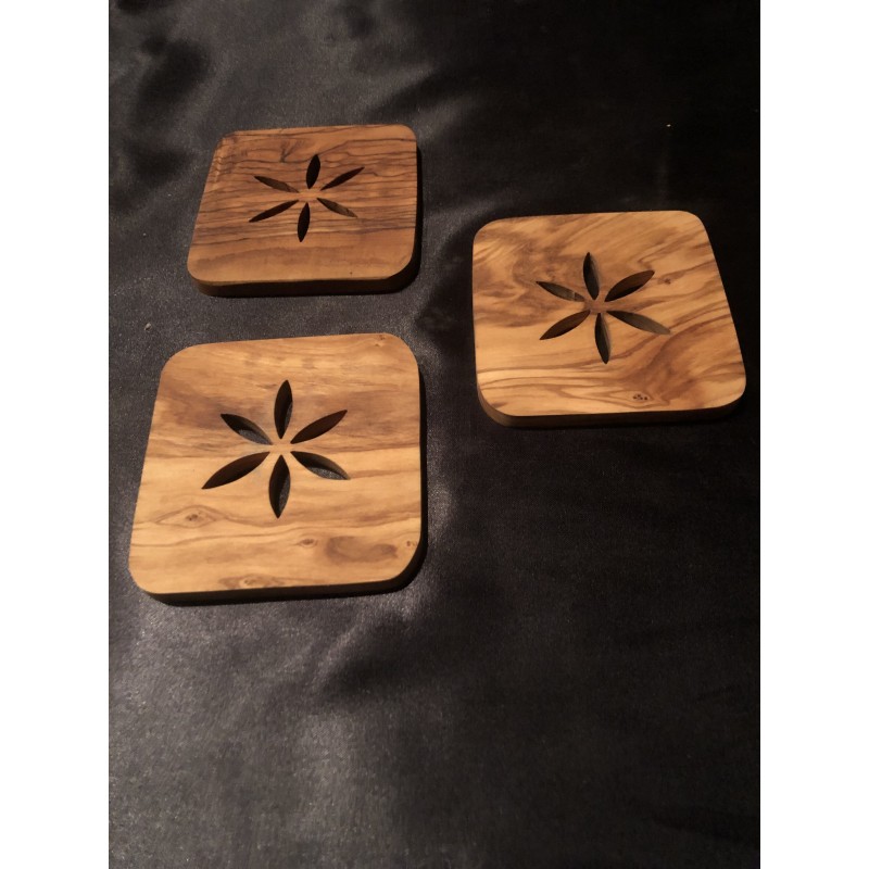 Sous verres dans différentes essences de bois nobles