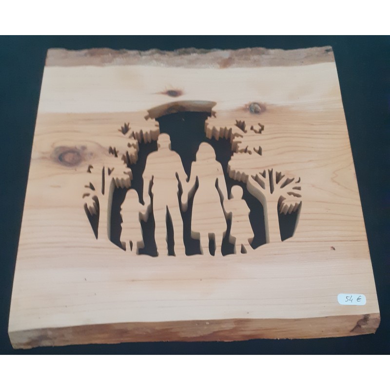 Famille de 4 dans forêt